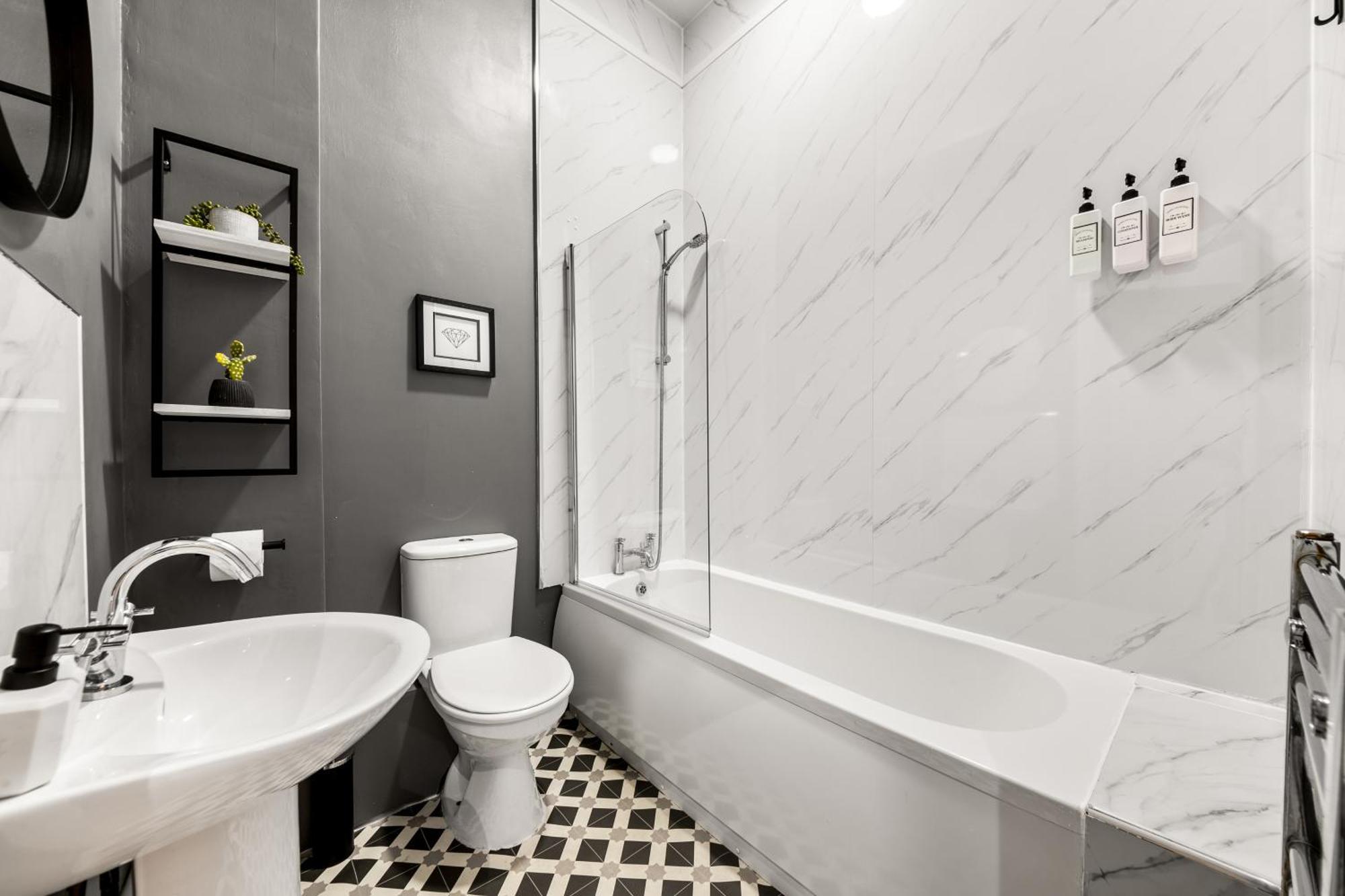 Spacious Birmingham City Apartment Extérieur photo